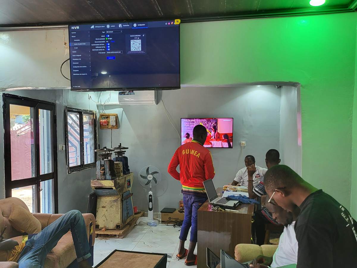 Salle du comptoir sous vidéosurveillance